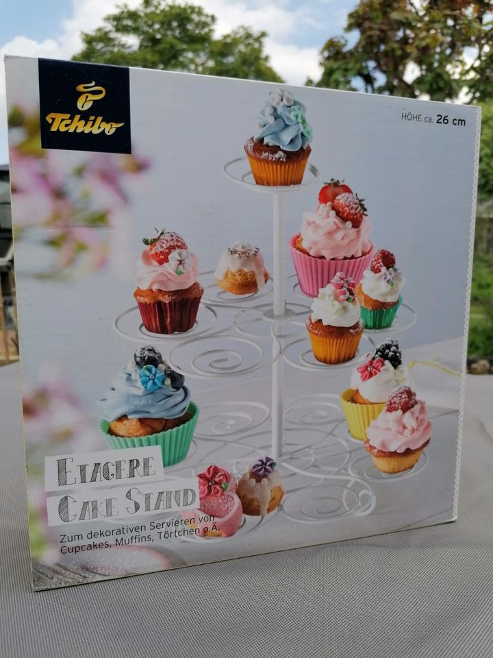 Etagere für Muffins und Cupcakes aus Metall, weiß, Tchibo in Bad Laer