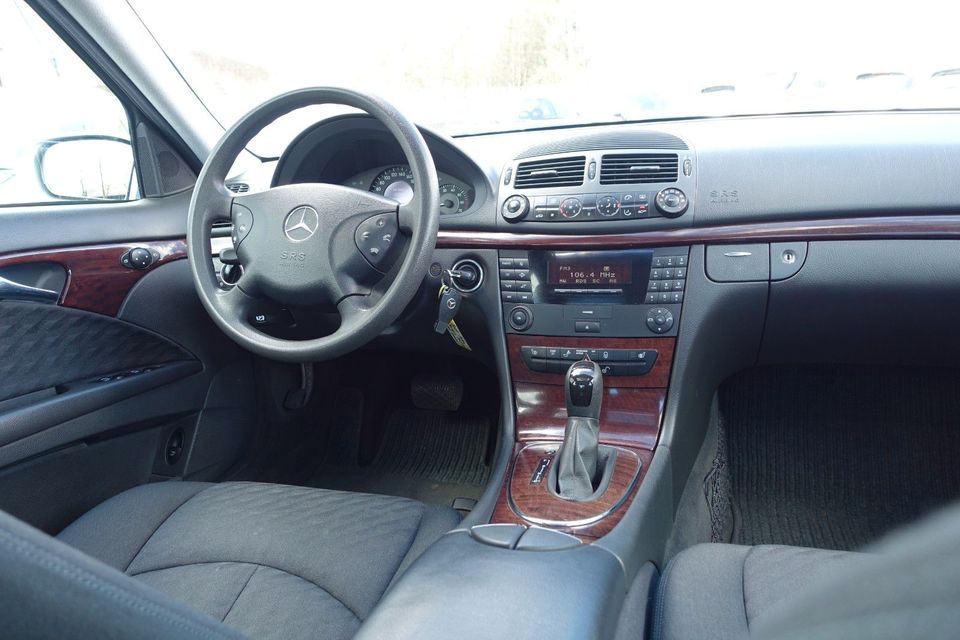 Mercedes-Benz E 240 E -Klasse Lim.- Sitzheizung - Automatik in Simmerath
