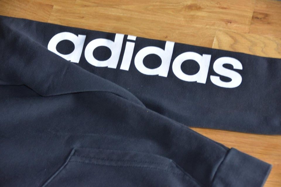 Adidas Sweatjacke GR. S 34-36 schwarz TOP in Uedem