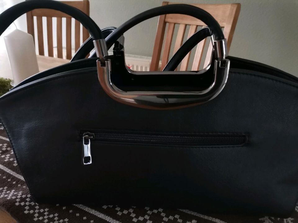 Handtasche  in schwarz in Gerolstein