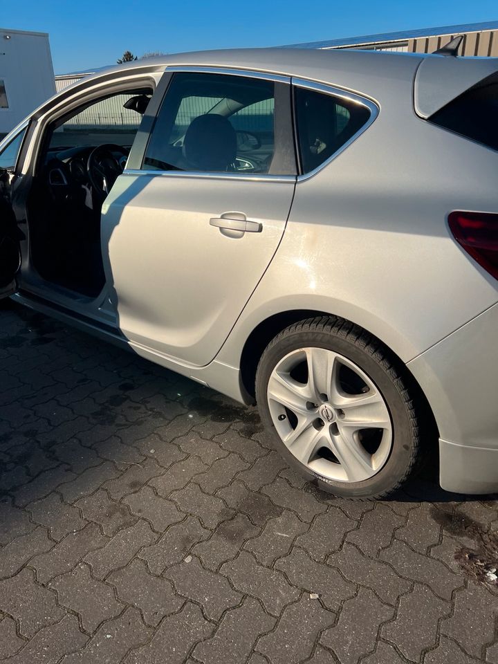 Opel Astra J GTC in Heide