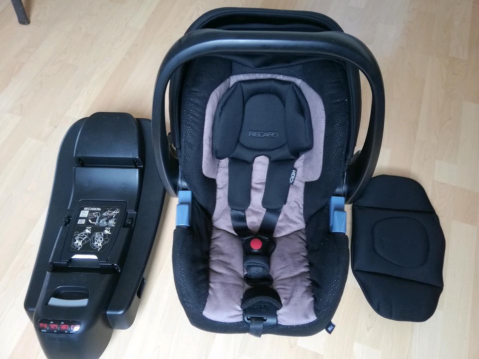 Recaro Privia Babyschale wie neu inkl Isofix Basis Maxi Cosi in Bopfingen