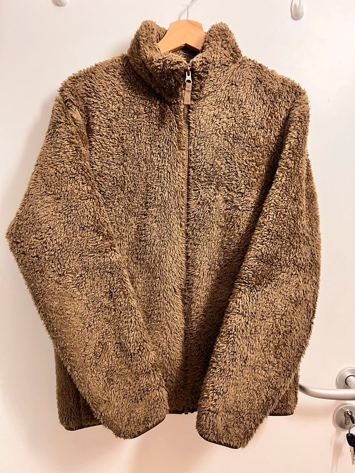 Uniqlo Teddy Fleece Jacke Gr. S Olive Grün in München