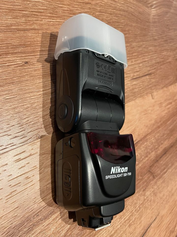 Nikon Speedlight SB 700 Blitzgerät in Holdorf