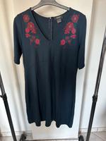 Kleid Manguun Collection Größe 46 blau mit Blumen Hessen - Elz Vorschau