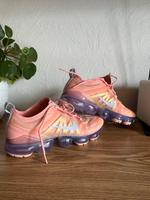 Nike Vapormax orange/lila – Größe 42 – Top Zustand Hessen - Wetzlar Vorschau