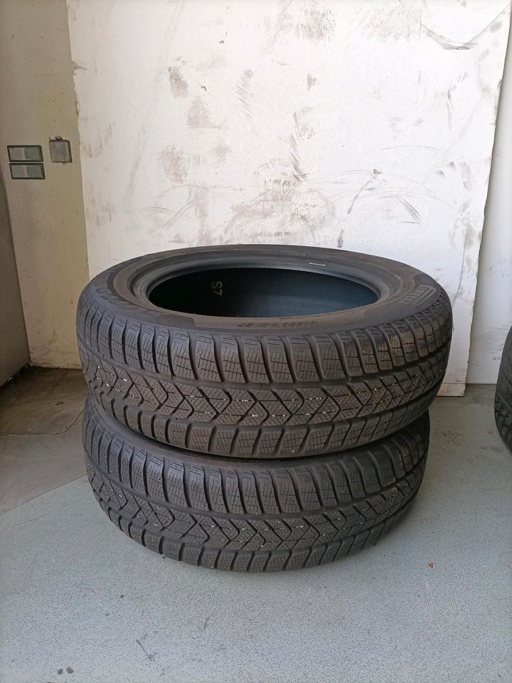 2 Winterreifen Pirelli 205 60 R17 93H DOT2920 Nr.419 in Wuppertal