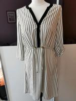 H&M Kleid weiß creme schwarz Arme hochknöpfbar Gr.36 Bayern - Forchheim Vorschau