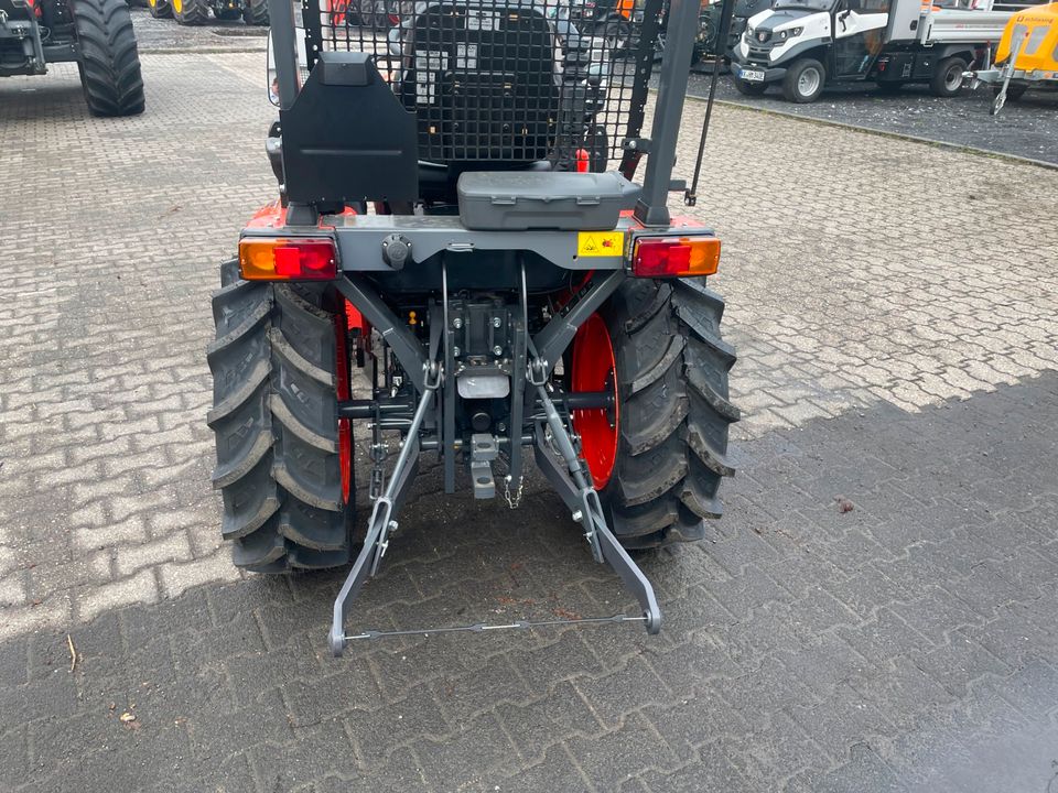 Kubota B2-261HR mit MX C2+ Frontlader, Kompakttraktor, Hydrostat in Tönisvorst