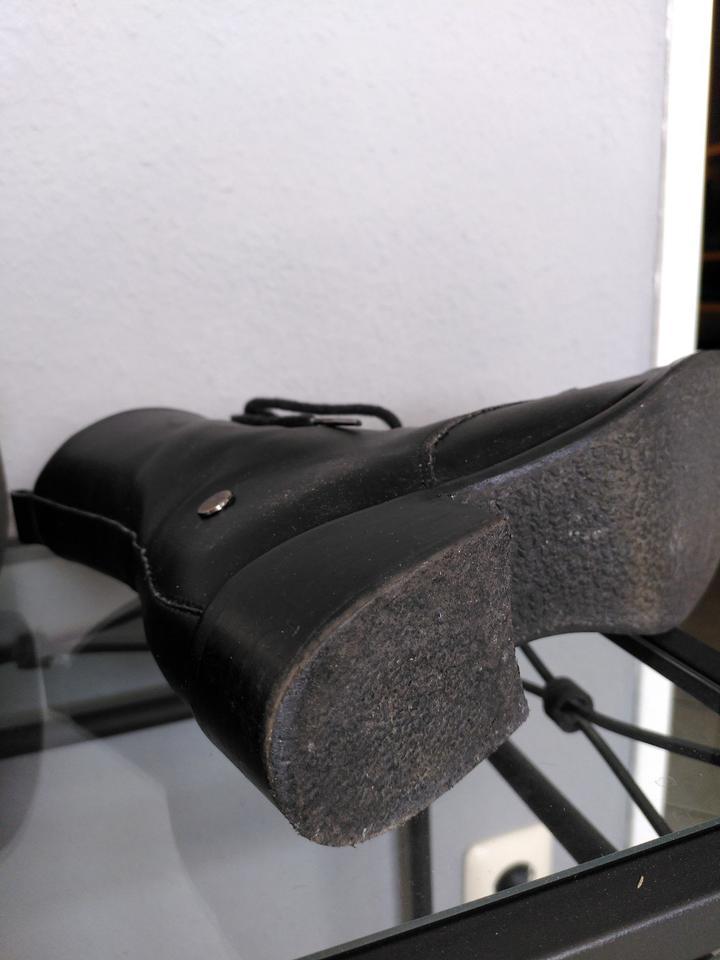 Schnürstiefel Gr. 37, schwarz, vegan, wenig getragen in Essen