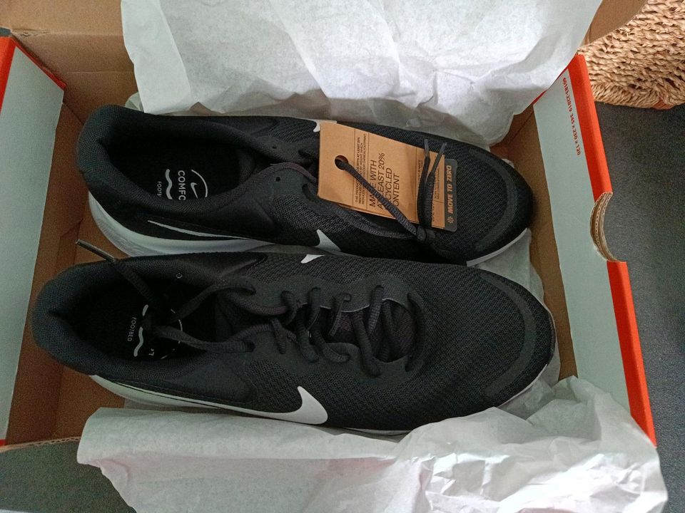 Nike revolution 7.  gr. 45,5 in Magdeburg