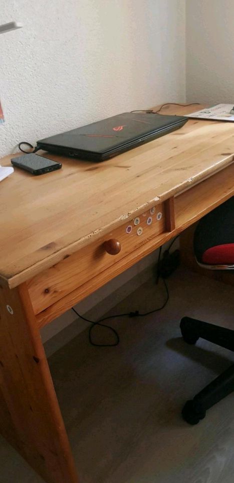 Schreibtisch aus Holz 55×110 in Heilbronn