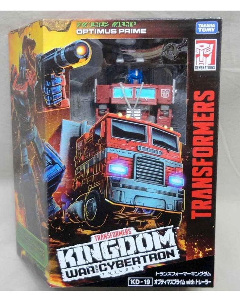 Takara Tomy Transformers Kingdom Series KD Optimus in Dresden