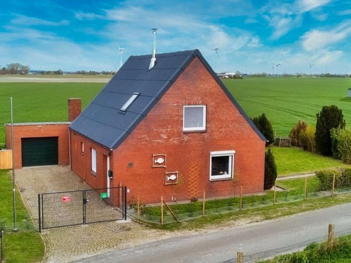 Gepflegtes, weitgehend renoviertes Einfamilienhaus in ruhiger Lage am Binnendeich in Kronprinzenkoog in Marne