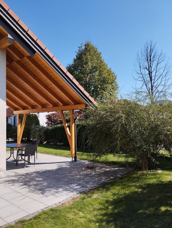 Freistehendes Einfamilienhaus mit Balkon, großer Terrasse und Garten in Zell unter Aichelberg in Zell unter Aichelberg