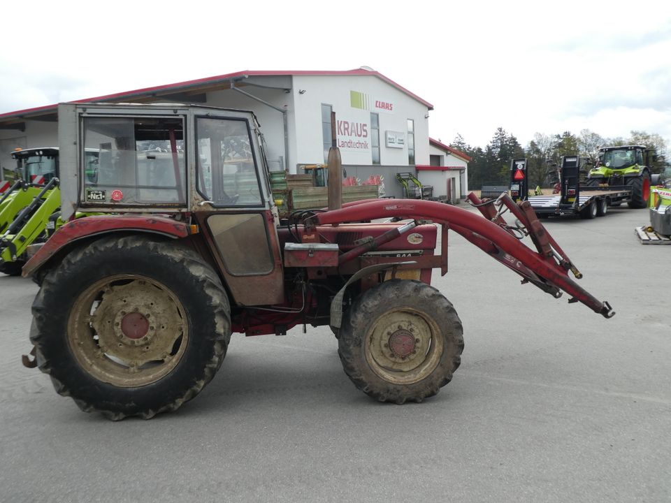 IHC Schlepper 644 Allrad mit Industriefrontlader in Geiersthal