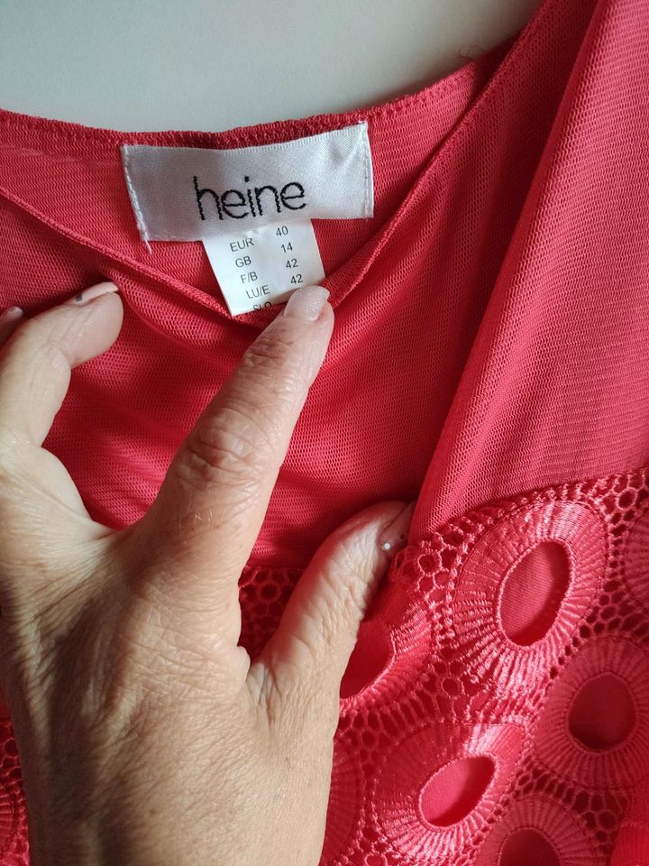 Neuwertige Kleid von Heine in Korallen/Rot in Neumarkt-Sankt Veit