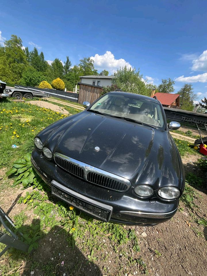                     Jaguar X-Type