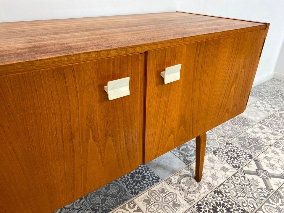 WMK Stilvolle & gut erhaltene Designerkommode 427/A von Franz Ehrlich für VEB Hellerau aus 1966 in Esche # Kommode Lowboard Sideboard TV-Lowboard Fernsehkommode Wäschekommode Vintage DDR Mid-Century in Berlin