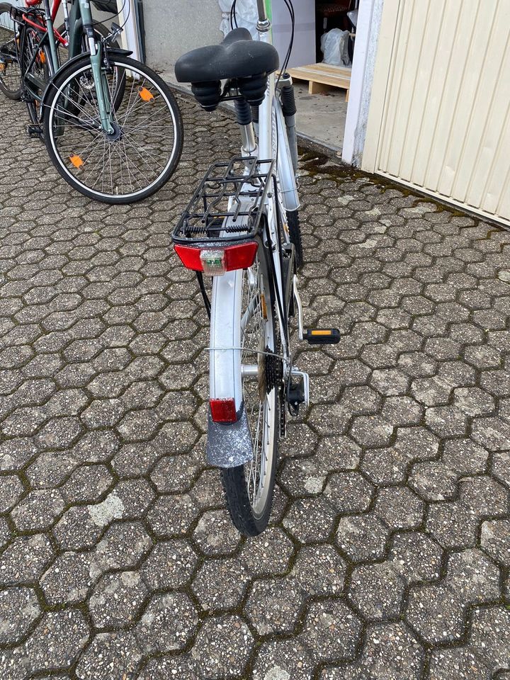 Trekking Rad zu verkaufen Fahrrad in Bornheim