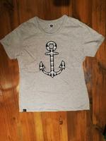 T-Shirt mit Anker-Totenkopf-Aufdruck, Größe XL Wandsbek - Hamburg Dulsberg Vorschau