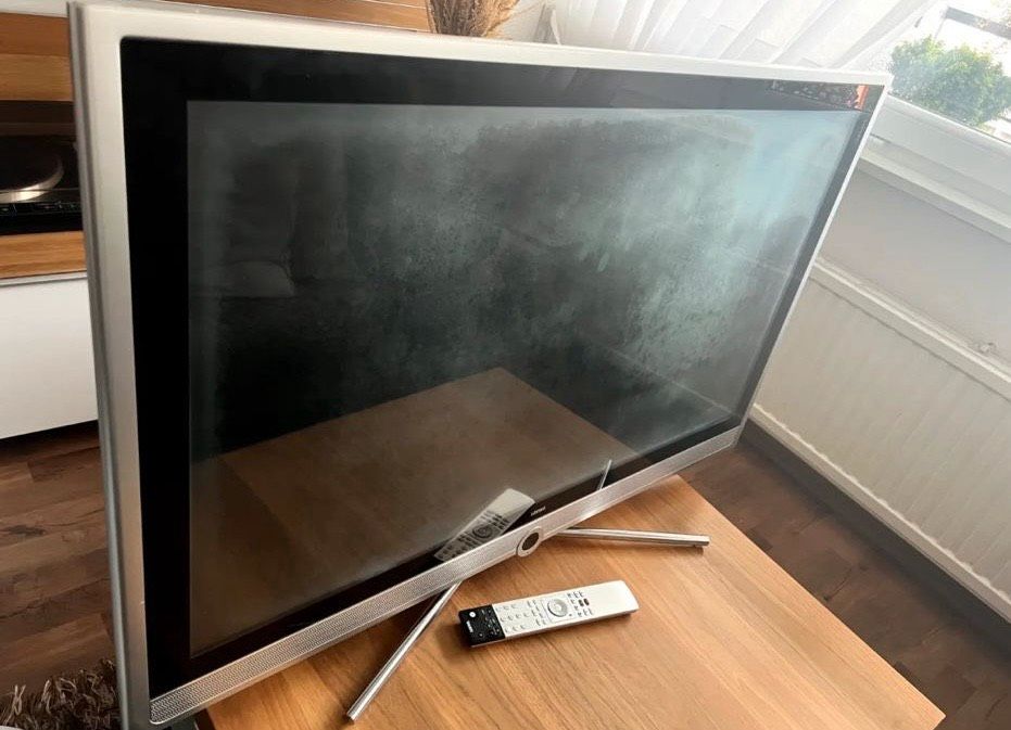 Loewe LCD Tv in Waldshut-Tiengen