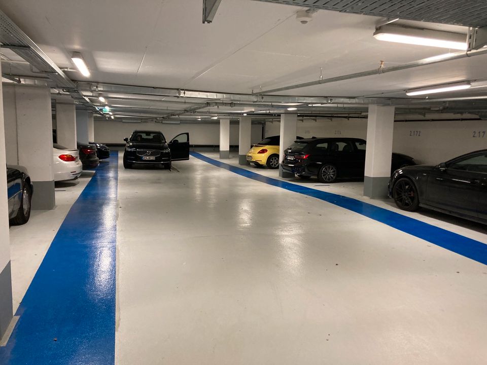 Neuer, ruhiger, geräumiger Tiefgaragenstellplatz in Neu Ulm