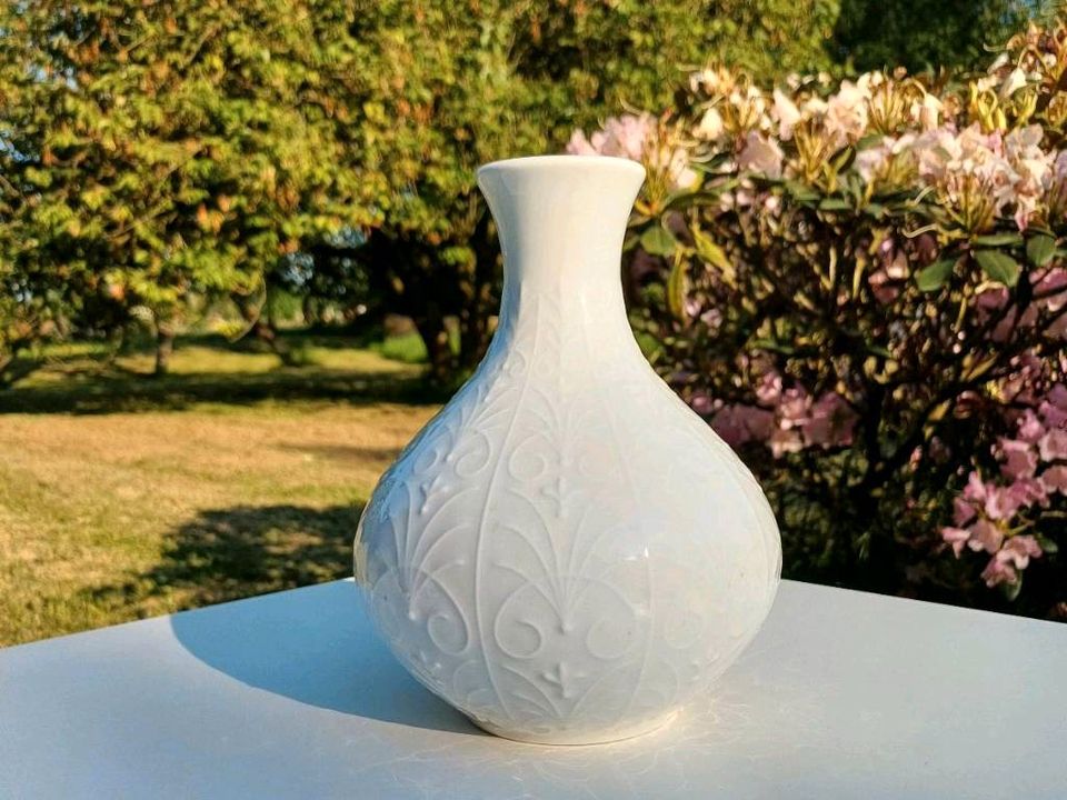 Vase, Gerold Porzellan, bauchig, weiß, floral, weiß, Ornament in Worpswede