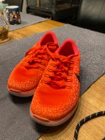 Nike Turnschuhe 37,5 orange München - Hadern Vorschau