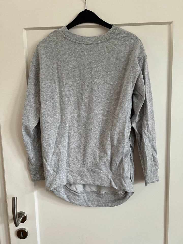 Graues Sweatshirt / Umstandspullover / H&M/ Größe M in Bünde