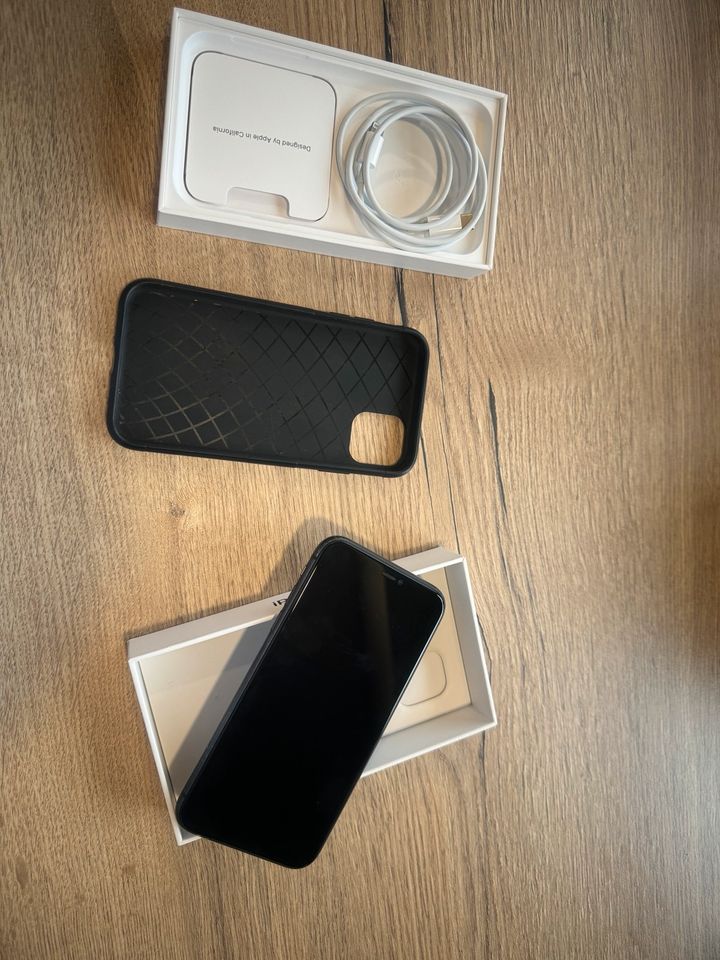 iPhone 11 128 GB in Gusow-Platkow