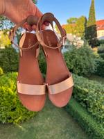 Goldene Sandalen Köln - Köln Junkersdorf Vorschau