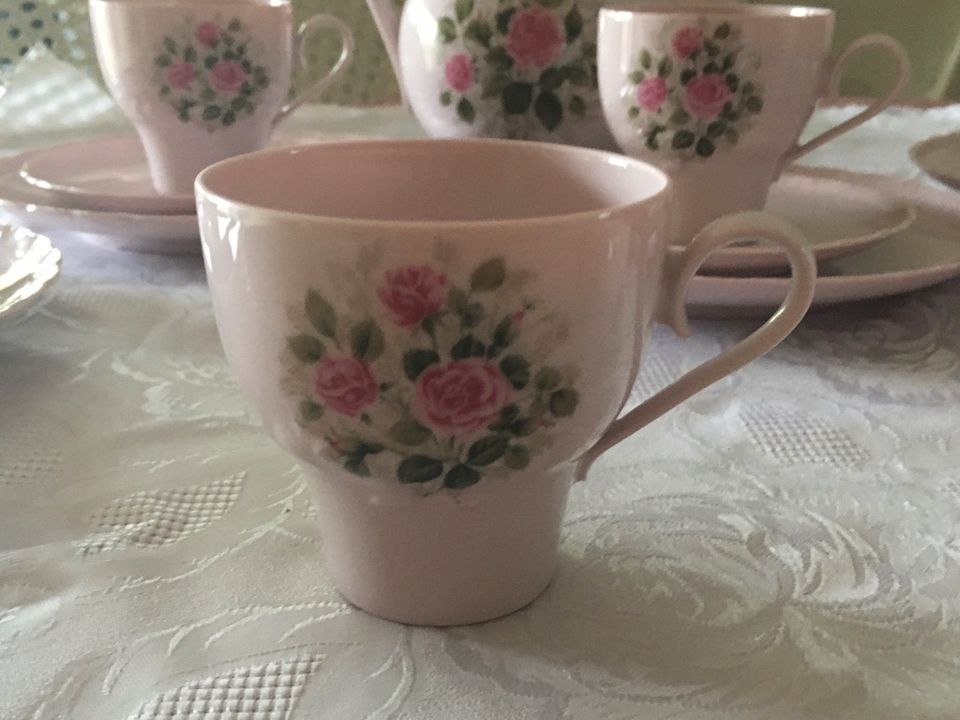 Hutschenreuther Porcellaine Rose Kaffeservice 6 /12 Personen in Wuppertal