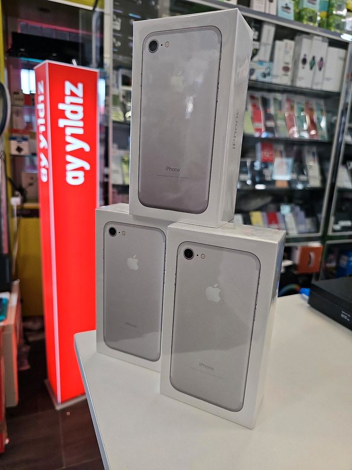 IPhone 7 32GB in White Neu Ungeöffnet IN ANGEBOT FÜR 149€ in Frankfurt am Main