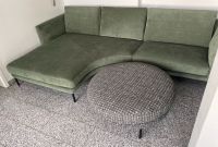 Sofa in modernem grün mit stylischem Hocker Bayern - Neualbenreuth Vorschau