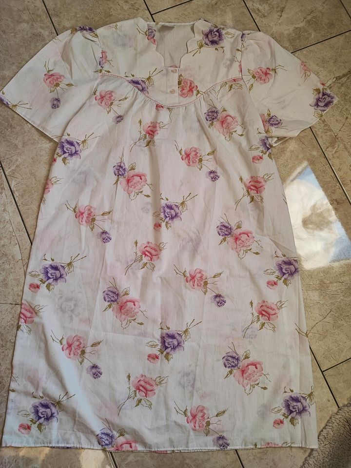 4 Nachthemd Kleid teilweise lila,rosa,Creme,weiss Neu Gr.44/46,L in Altenburg