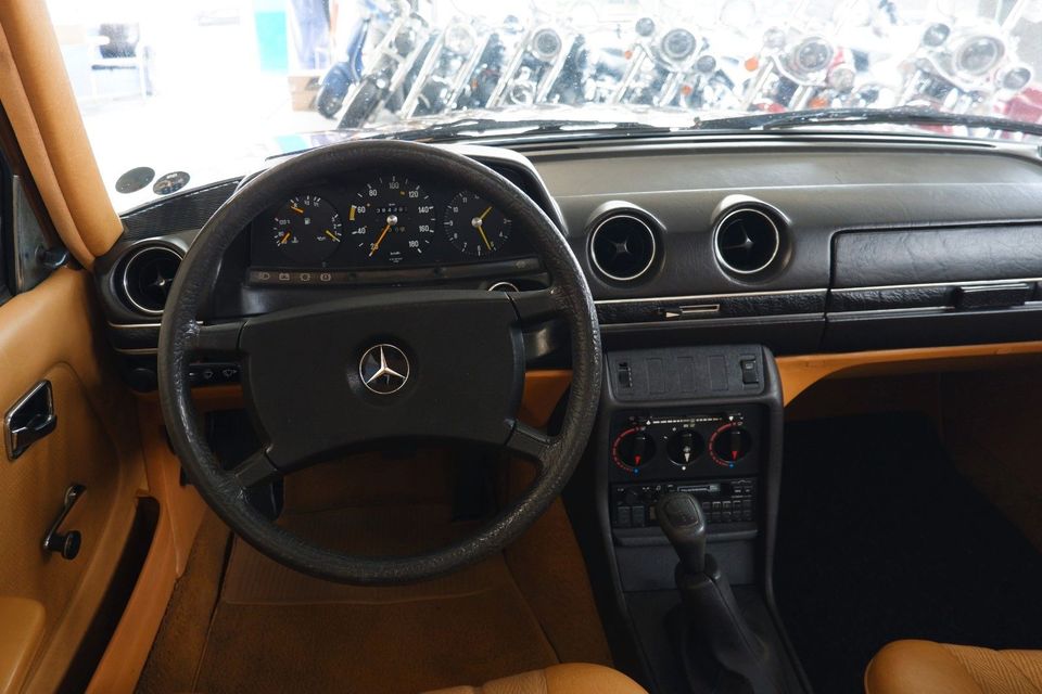 Mercedes-Benz 300d W123 1.Hand SSD Sammlerzustand AHK Servo in Erfurt