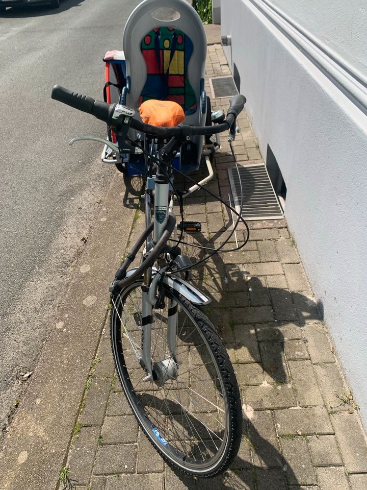 Fahrrad mit 2 Fahrradanhäger in Elsfleth