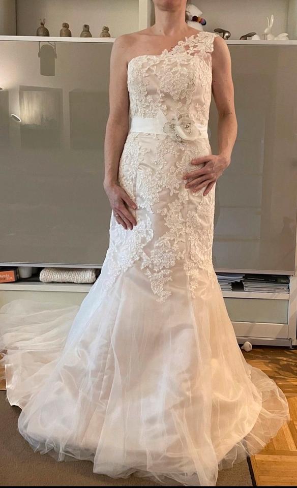 Beautiful by Enzoani One Shoulder Brautkleid nude 36 in Aachen