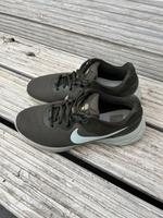 Nike Running Gr. 42,5 grün Köln - Köln Dellbrück Vorschau