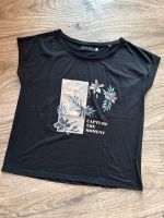 EMOI T-Shirt mit goldener Schrift & Blumenaufdruck Mecklenburg-Vorpommern - Greifswald Vorschau