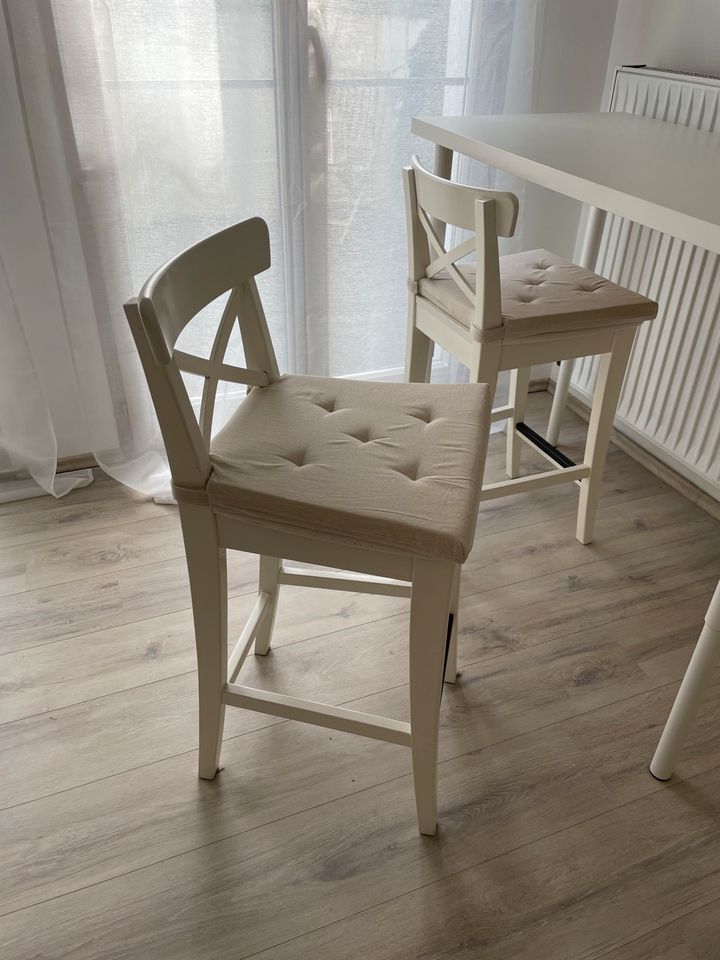 Ikea Tisch und Ingolf Barstuhl Tisch Set in Essen