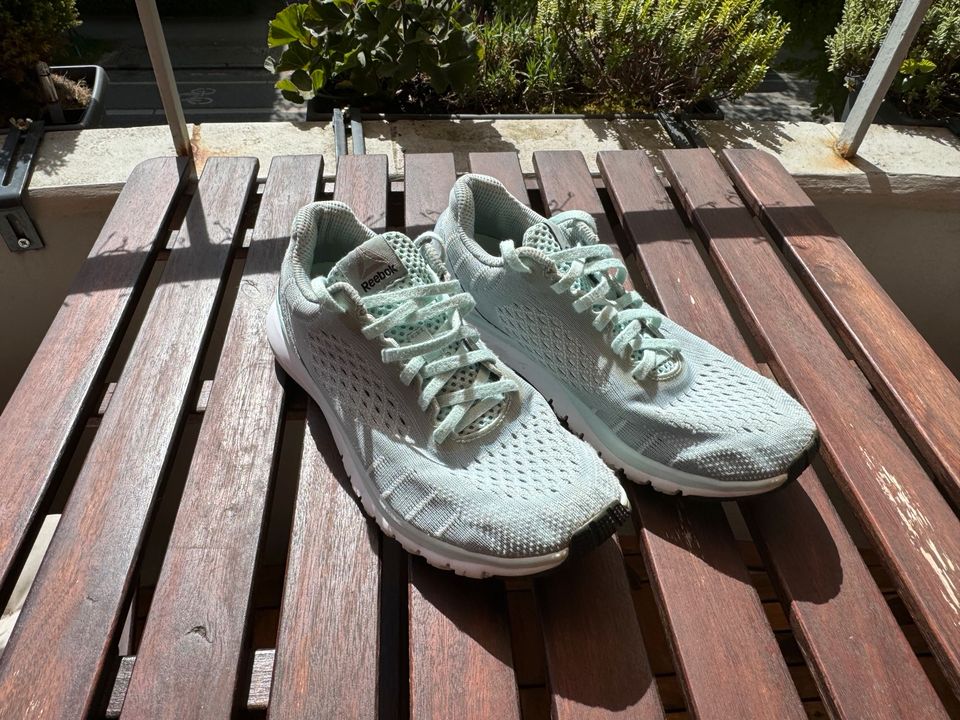 Reebok Sneaker Mesh Gr. 40 in Hamburg