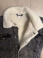 Zara Jacke Jeansjacke Denim grau schwarz NEU Gr. 152 Lammfell Hessen - Hattersheim am Main Vorschau