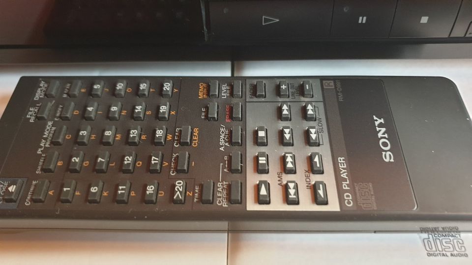Sony CDP-991 mit Fernbedienung und Anleitung in Trebur