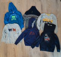 Pullover Hoodies 122 128 Jungen Kleidungspaket Bekleidungspaket Niedersachsen - Bad Zwischenahn Vorschau