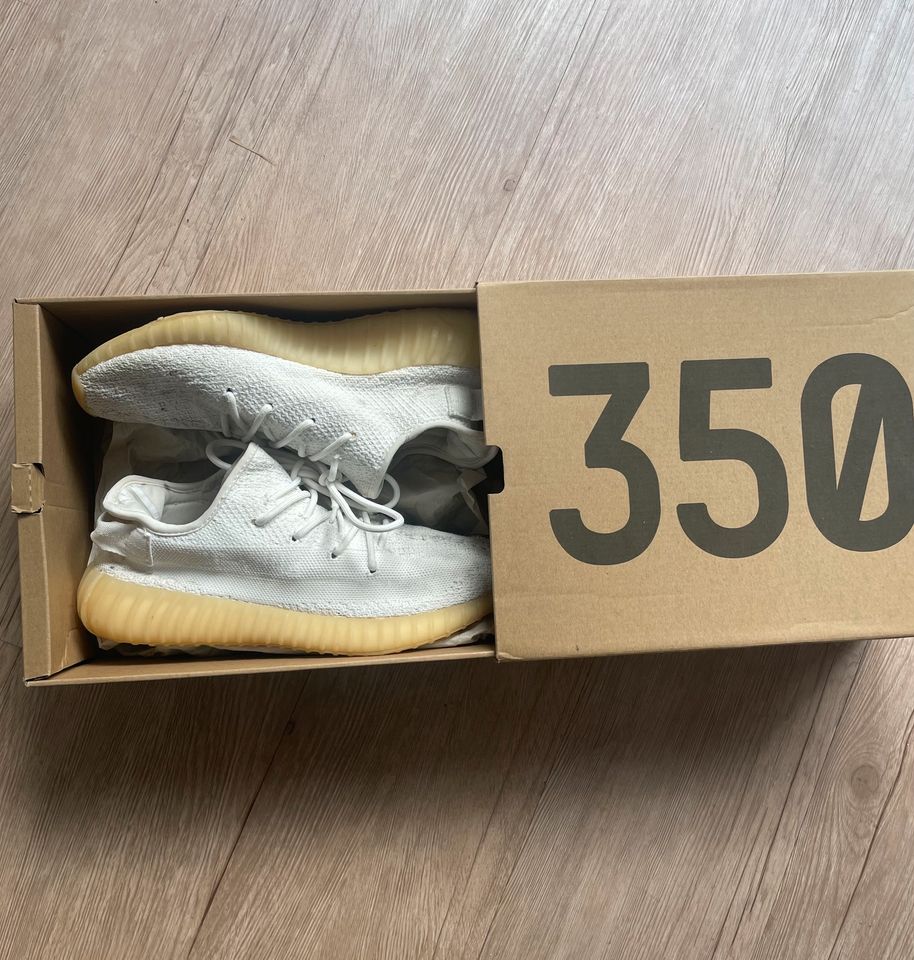 Yeezy Boost 350 V2 triple White Creme 41 1/3 in Seevetal