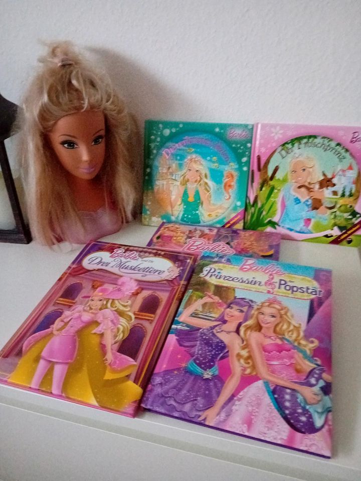 Barbie Puppen Barbie DVDs Barbie CD Recorder Barbie Bücher Barbie in Frankfurt am Main