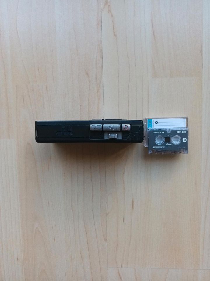 Sony M-550V Vintage Retro Diktiergerät für Microcassetten defekt in Hilden