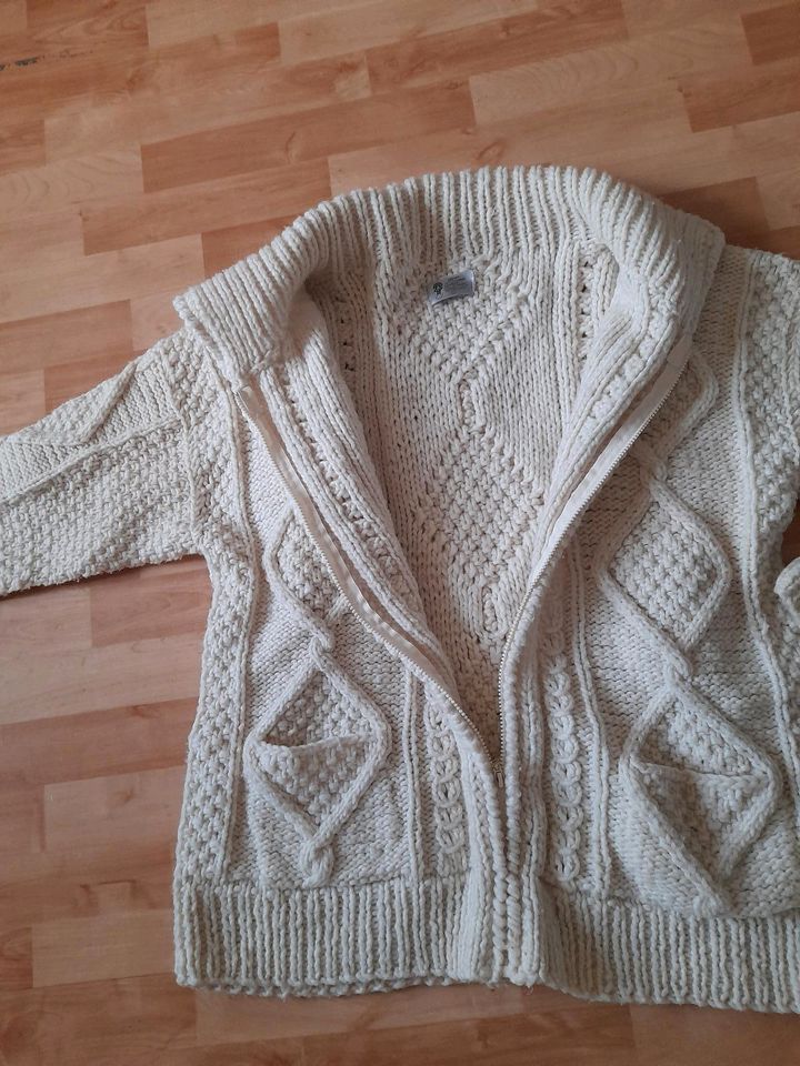 Equima Strickjacke ,100 % Schurwolle ,creme Gr. L in Schwerin